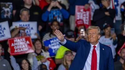 El exmandatario estadounidense sale en defensa de sus simpatizantes luego de que Biden los llamara “basura”..