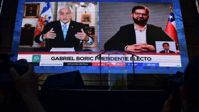 El joven diputado de izquierda Gabriel Boric, abanderado del Frente Amplio y el Partido Comunista, ganó este domingo la Presidencia de Chile.