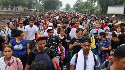 En la caravana también viajan migrantes de Colombia, Ecuador, Perú, Cuba, Haití, Honduras, Guatemala, Salvador, Nicaragua, entre otras nacionalidades.