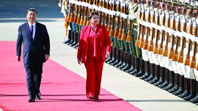 China tendrá influencia política en Centroamérica por medio del Parlacen e influencia económica y financiera a través del BCIE. En la foto los presidentes Xi Jinping y Xiomara Castro.