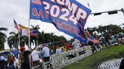 Seguidores del expresidente se congregan en Miami para mostrar su respaldo a Trump que se presentará ante una corte este martes.