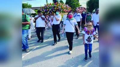 <b>Durante un año la imagen de la virgen peregrinó por todas las comunidades de la parroquia.</b>
