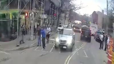 Momento antes del derrumbe del edificio en la calle Billingsley Terrace del Bronx, Nueva York.