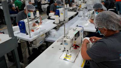 <b>La industria textil sigue siendo una de las más atractivas de Honduras para los inversionistas extranjeros. Misma que genera casi 180,000 de empleos.</b>