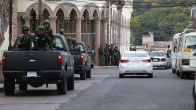 Desde la madrugada del domingo 18 de enero, más de mil efectivos de las Fuerzas Armadas de Honduras fueron desplegados en los alrededores del Congreso Nacional como parte de un amplio operativo de seguridad previo a las sesiones legislativas decisivas de esta semana.