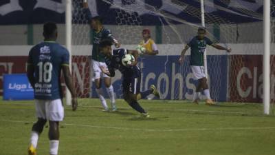 Polémica: Gol del Motagua al Marathón no debió de haber contado