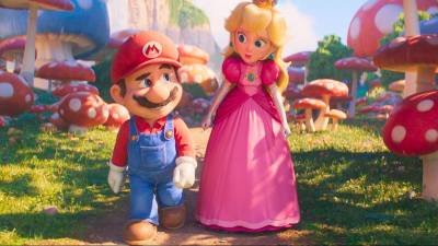 El fontanero más famoso de los videojuegos salta a la gran pantalla con “The Super Mario Bros”, una historia de hermandad que impulsa a “no rendirse nunca” cuando se trata de cumplir los sueños.