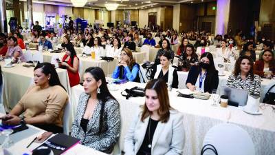 La revista Estrategia y Negocios ha sido líder en destacar foros para mujeres en Centroamérica. Foto del evento Mujeres Desafiantes.