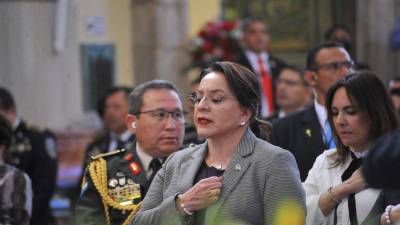 La presidenta Xiomara Castro en la misa en honor a la Virgen de Suyapa.