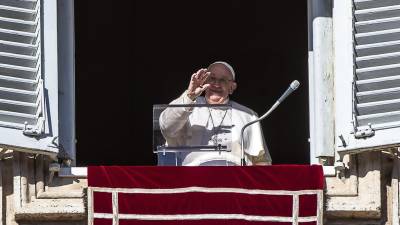 El Vaticano autoriza las bendiciones no litúrgicas de parejas del mismo sexo. Esta posibilidad sigue la voluntad del papa Francisco.