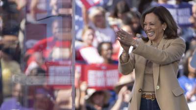 Harris retomó uno de los ejes principales de su campaña, el del acceso al aborto, y prometió que luchará por la libertad de las mujeres para decidir sobre sus cuerpos.