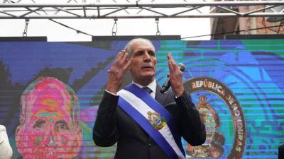 “Honduras no te voy a fallar, vamos a estar bien. Dios los bendiga a ustedes, a sus familias, Dios bendiga a Honduras”, expresó Asfura en un discurso de diez minutos pronunciado en el Parlamento, luego de jurar con nuevo mandatario del país centroamericano.