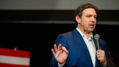 El gobernador de Florida, Ron DeSantis, se retiró de las primarias republicanas.