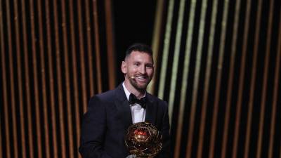 Lionel Messi se llevó el Balón de Oro 2023 como mejor jugador del año tras vencer a Erling Haaland y Kylian Mbappé.