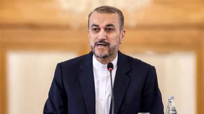 El canciller iraní Hossein Amir-Abdollahian durante una conferencia de prensa en Teherán.