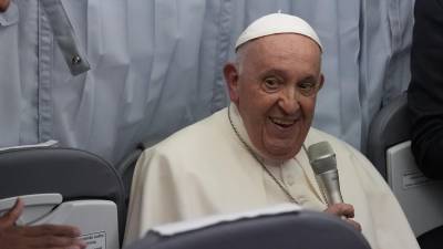 El papa Francisco durante su conferencia de prensa en el vuelo de regreso de su viaje a Marsella, en el sur de Francia.