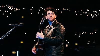 Foto de Nick Jonas durante la presentación del grupo Jonas Brothers en Australia.