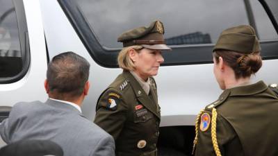 Llegada de la jefa del Comando Sur de EEUU a Casa Presidencial de Honduras para una reunión con la presidenta Xiomara Castro.