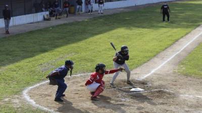 El torneo inició a las <b>10:30 am</b> con dos partidos en las diamantes asignados por la <b>Federación Hondureña de Béisbol Aficionado (FEBHA). </b>