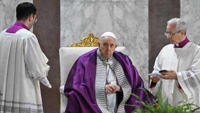 El Papa Francisco realiza cambios en la administración del Vaticano.