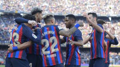 El FC Barcelona marcha líder de la Liga de España en la presente temporada.