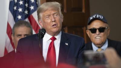 Trump enfrenta varias acusaciones penales que ponen en riesgo su candidatura a la presidencia de EEUU.
