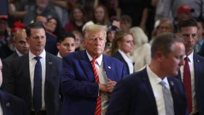 El exmandatario pide a una jueza de Washington D.C. anular los cargos por interferencia electoral en su proceso judicial.