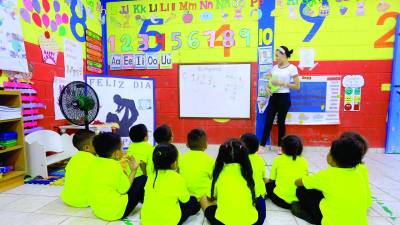 Niños del hogar Enmanuel reciben clases en el preescolar. Foto: Moisés Valenzuela.