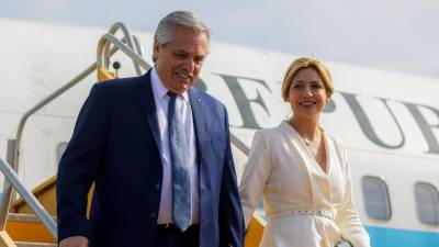 Fernádez junto a su expareja Fabiola Yañez, con quien comparte un hijo.