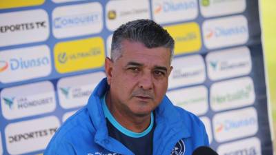 Diego Vázquez en conferencia de prensa previo al clásico ante Olimpia en Liga Nacional.