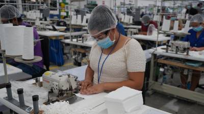 La maquila ha perdido más de 40,000 empleos y sus exportaciones ha decaído.