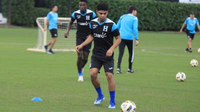 Josué Rodríguez fue invitado a hacer una prueba en Granja, una academia en Portugal, y actualmente juega para el Neves Futebole Club.
