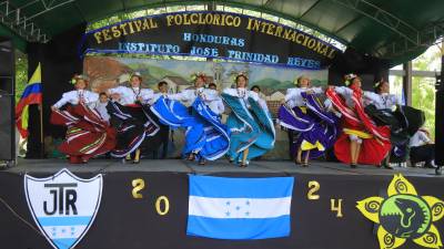 Simultaneo se realiza el primer Congreso de Epistemología de las Artes, Culturas y Folklore.