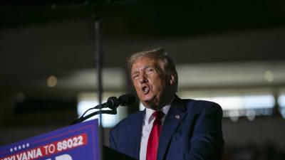 El expresidente Donald Trump en un mitin en Erie, Pensilvania, el sábado.