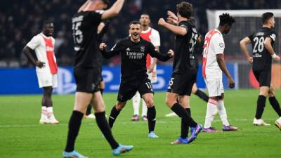 Benfica se baja al Ajax y avanza a cuartos de final de la Champions