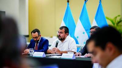 <b>Funcionarios del Registro en la socialización de la campaña de identificación.</b>