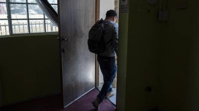 Un migrantes desplazado de Guerrero espera poder solicitar asilo en EEUU.