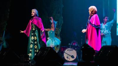 La puesta en escena cuenta con más de 25 artistas internacionales y está a cargo de Mon Espectáculos y Vivo Espectáculos.