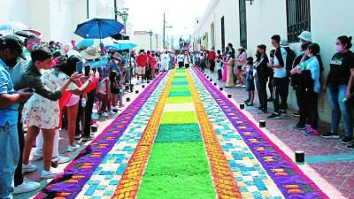 Decenas de artesanos y artistas de diferentes partes del país elaborarán al menos 60 diseños representativos.