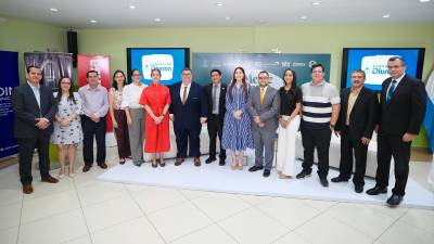 Eddy Montalván, Zayra Caballero, Dennis Oliva, Lizza Handal, Doris Peña, Ruth Marie Canahuati, Nelson García, Pedronel González, Claudia Avilés, Josías Guzmán, Susan Ocampo, Luis Barahona, Manuel Orellana y Germán Briceño.