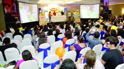 Durante dos días, el público asistente podrá recibir las clases del chef Gustavo Fernández, patrocinadas por Maggi. El sábado se impartirán clases de cocina para niños y el domingo la de cómo preparar ticucos.