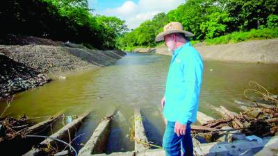 <b>El alcalde Roberto Contreras realiza visitas diarias a los proyectos en ejecución.</b>