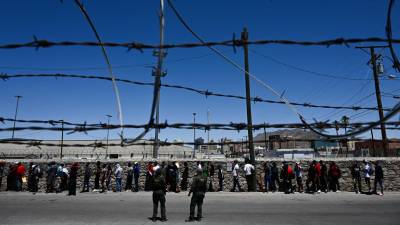 Miles de migrantes esperan en Ciudad Juárez para ingresar a EEUU una vez se suspenda el Título 42.