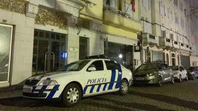 Vista del consulado general de Venezuela en Lisboa que fue atacado este fin de semana con “bombas incendiarias” según el gobierno venezolano.