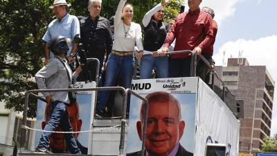 La líder de la oposición venezolana María Corina Machado reapareció en una masiva manifestació en Caracas.