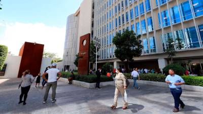 <b><span class=mln_uppercase_mln>salarios.</span></b> La partida para salarios de empleados públicos pasaría de 99,000 a 104,000 millones.