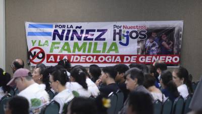 El movimiento Por Nuestros Hijos, lucha contra las iniciativas que promueven la ideología de género y buscan la integració de la familia.