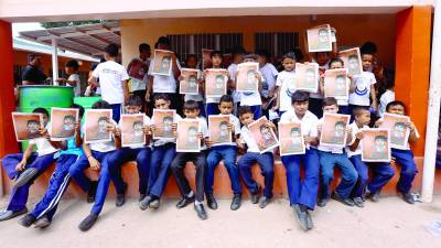 <b>El fascículo número cinco, con la historia de “Walter, el incontrolable”, llegó a los estudiantes de la escuela José Cecilio del Valle.</b>