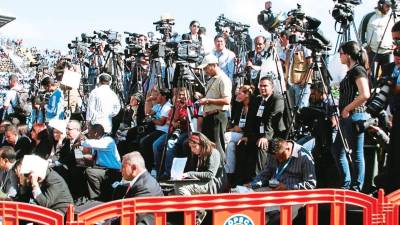 Aún no hay castigo para los burócratas que intimidan a la prensa; en su lugar fraguan ley mordaza.