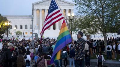 Cientos de manifestantes proabortistas fueron registrados este martes al protestar, a las afueras de la sede del Tribunal Supremo de EE.UU., en Washington DC (EE.UU.).